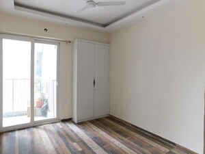 Room in 3 BHK Apartment at Indirapuram Shakti Khand 1 – for Sale