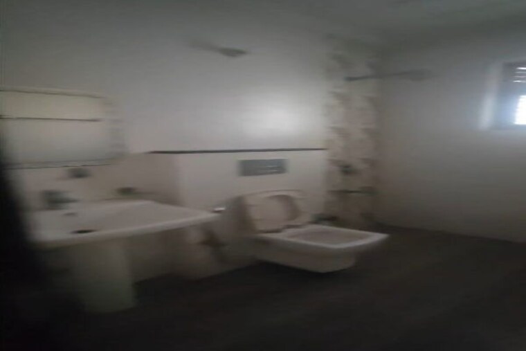 Bathroom, sector 7 3 Bedroom 2250 Sq.Ft. Builder Floor In Sector 7 Gurgaon 10371930