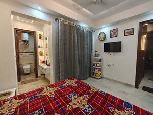 Bedroom in 3 BHK Builder Floor at Sector 9 – for Sale
