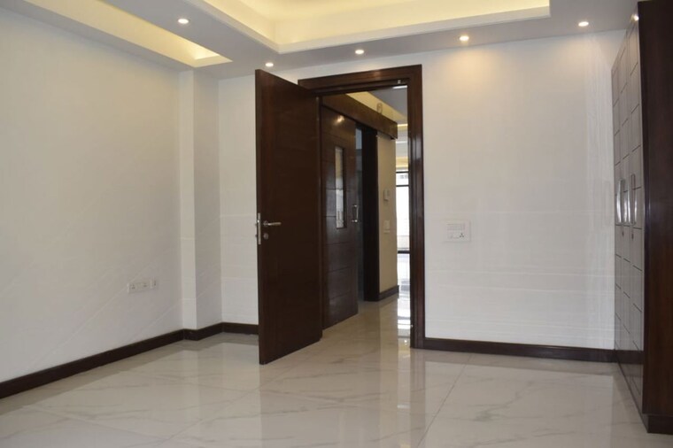 Room, dlf-trinity-towers 4 Bedroom 2368 Sq.Ft. Apartment In Dlf Phase V Gurgaon 10604946
