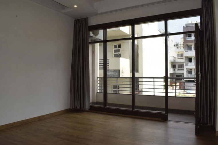 Room, dlf-trinity-towers 4 Bedroom 2368 Sq.Ft. Apartment In Dlf Phase V Gurgaon 10604946