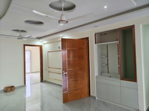 Room in 3 BHK Builder Floor at Sector 7 – for Sale