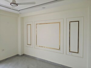 Room in 3 BHK Builder Floor at Sector 7 – for Sale