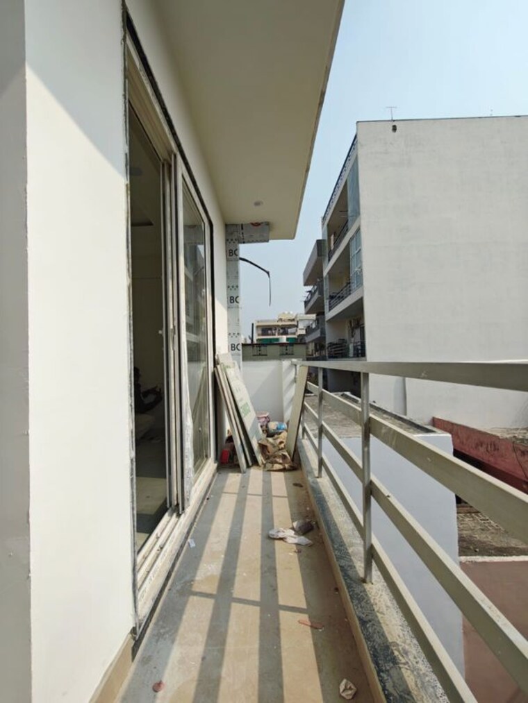 Balcony, sector 7 3 Bedroom 2250 Sq.Ft. Builder Floor In Sector 7 Gurgaon 10604954