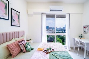 Bedroom in 2 BHK Apartment at Aspen Park, Goregaon East – for Sale