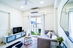 Room in 2 BHK Apartment at Aspen Park, Goregaon East – for Sale
