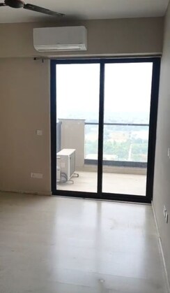 2 BHK Apartment For Rent in M3M Skywalk