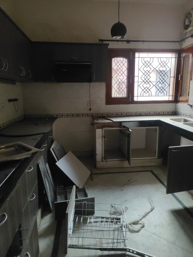 Kitchen, sector 4 5 Bedroom 4743 Sq.Ft. Independent House In Sector 4 Gurgaon 10604982