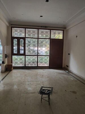 Room in 5 BHK Independent House at Sector 4 – for Sale