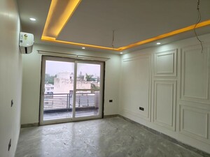 Room in 4 BHK Builder Floor at Sector 4 – for Sale