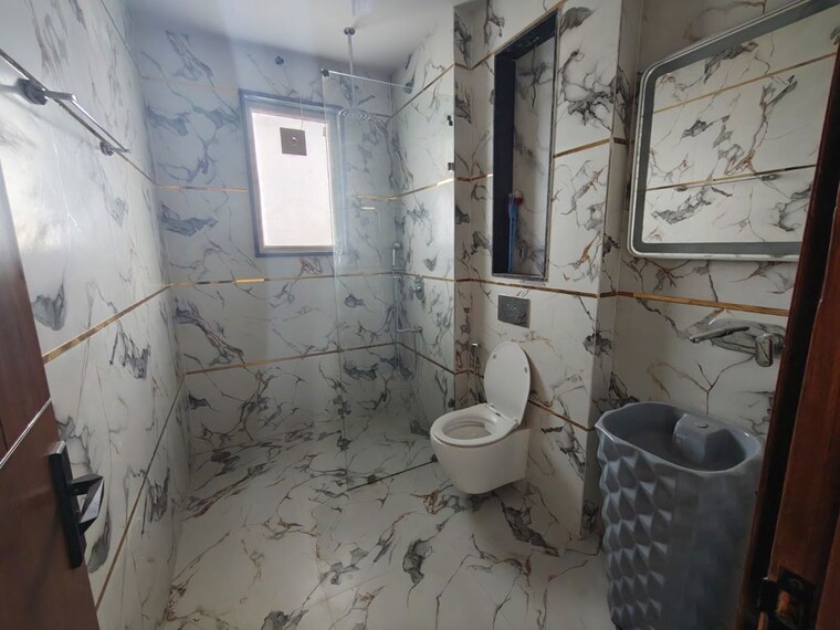 Bathroom, sector 4 4 Bedroom 550 Sq.Yd. Builder Floor In Sector 4 Gurgaon 10604988