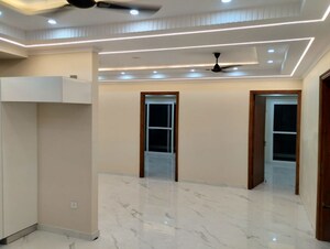 Room in 4 BHK Builder Floor at Sector 4 – for Sale