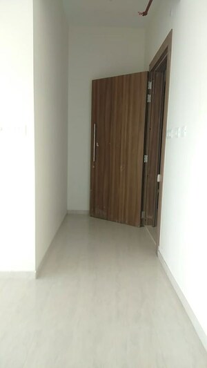 Room in 2 BHK Apartment at Sheth Auris Serenity Tower 2, Malad West – for Rent