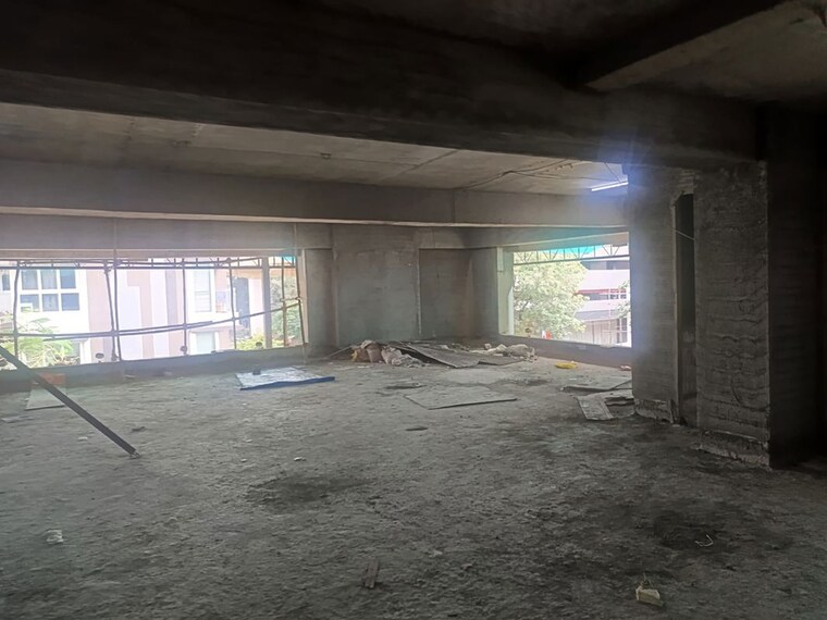  Parking, santacruz west Commercial Office Space 3900 Sq.Ft. In Santacruz West Mumbai 10604994