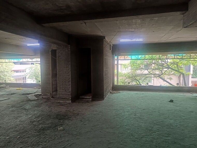 Room, santacruz west Commercial Office Space 3900 Sq.Ft. In Santacruz West Mumbai 10604994