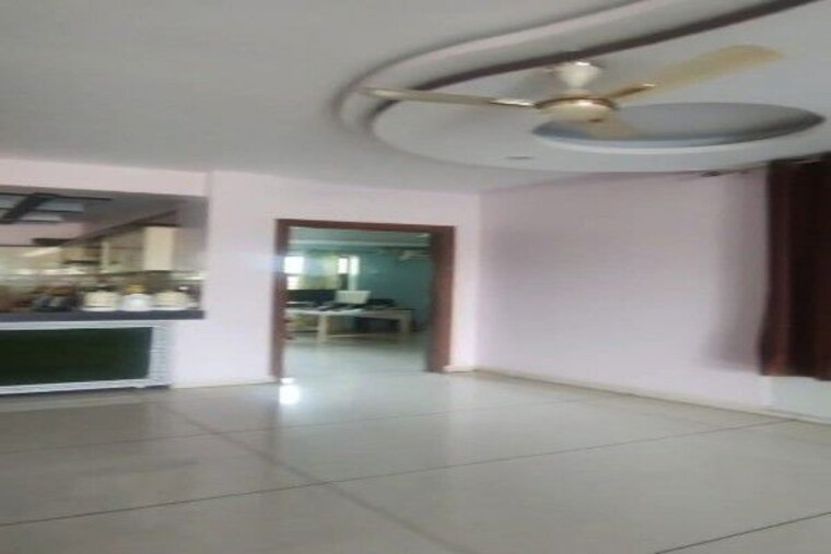  Parking, sector 4 4 Bedroom 4500 Sq.Ft. Builder Floor In Sector 4 Gurgaon 10605013