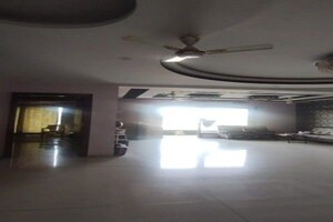 Furnished Amenities in 4 BHK Builder Floor at Sector 4 – for Sale