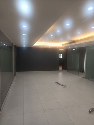 Room in  Office Space at Bandra West – for Rent