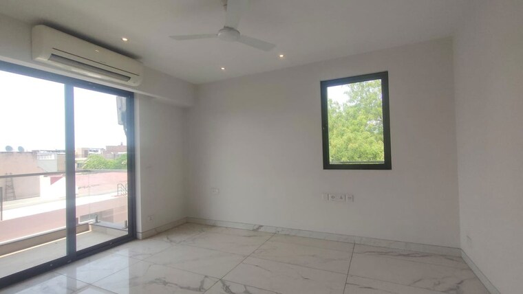 Room, sector 14 4 Bedroom 727 Sq.Yd. Builder Floor In Sector 14 Gurgaon 10605027