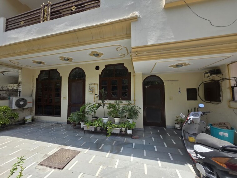 Exterior View, sector 14 6+ Bedroom 250 Sq.Yd. Independent House In Sector 14 Gurgaon 10605038