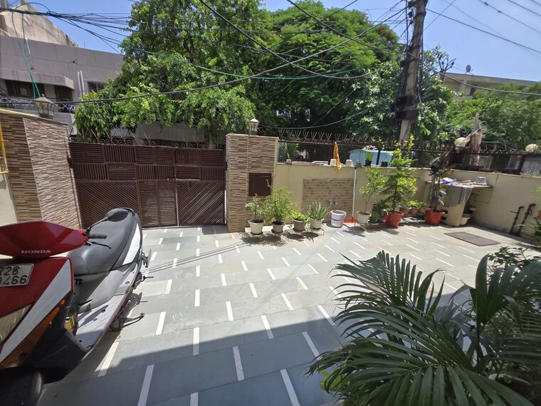 Team Area, sector 14 6+ Bedroom 250 Sq.Yd. Independent House In Sector 14 Gurgaon 10605038