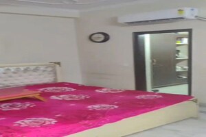 Bedroom in 3 BHK Builder Floor at Sector 14 – for Sale