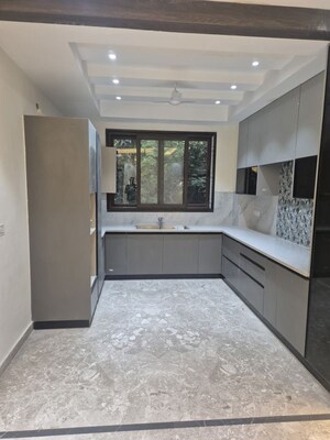 Room in 3 BHK Builder Floor at Sector 15 ii – for Sale
