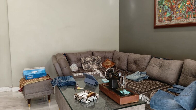 Living Room, sector 15 3.5 Bedroom 268 Sq.Yd. Builder Floor In Sector 15 Gurgaon 10605057