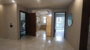 Room in 4 BHK Builder Floor at Sector 9 – for Sale
