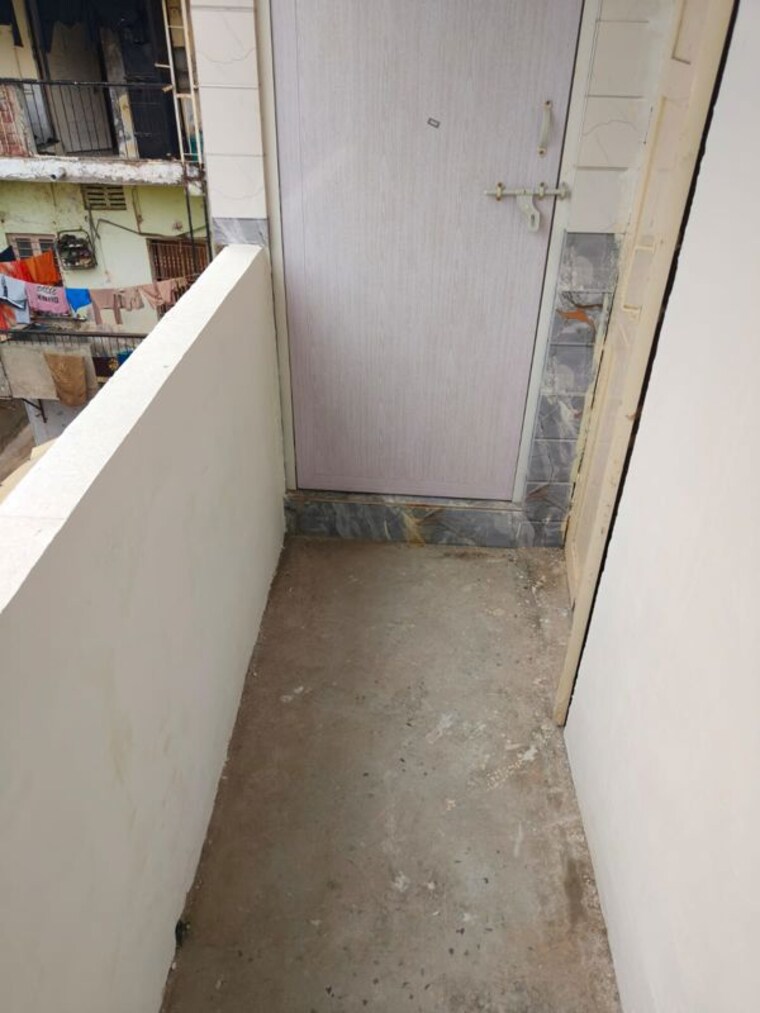 Balcony, satellite 2 Bedroom 1100 Sq.Ft. Apartment In Satellite Ahmedabad 10605042