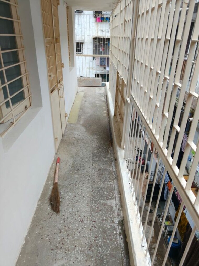 Balcony, satellite 2 Bedroom 1100 Sq.Ft. Apartment In Satellite Ahmedabad 10605042