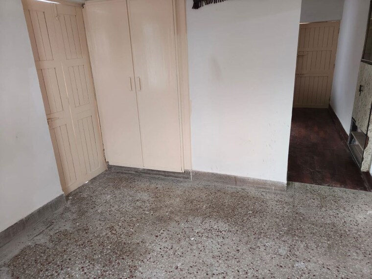 Room, satellite 2 Bedroom 1100 Sq.Ft. Apartment In Satellite Ahmedabad 10605042