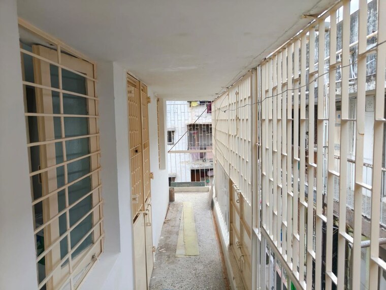 Balcony, satellite 2 Bedroom 1100 Sq.Ft. Apartment In Satellite Ahmedabad 10605042