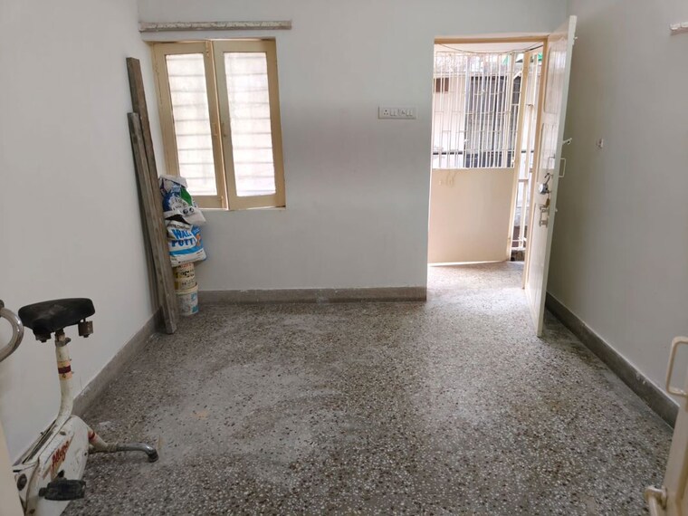 Room, satellite 2 Bedroom 1100 Sq.Ft. Apartment In Satellite Ahmedabad 10605042