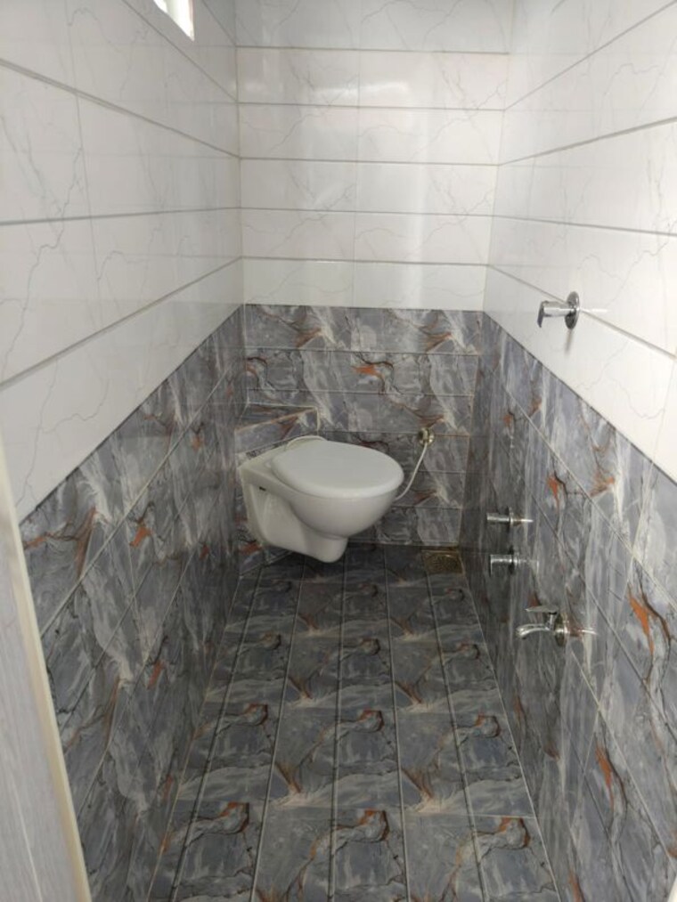 Bathroom, satellite 2 Bedroom 1100 Sq.Ft. Apartment In Satellite Ahmedabad 10605042