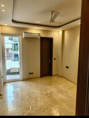 Bedroom in 3 BHK Builder Floor at Chittaranjan Park – for Rent