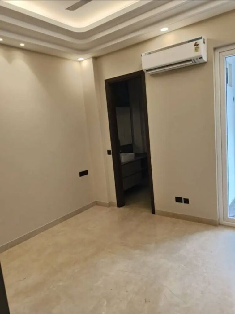 Bedroom, chittaranjan park 3 Bedroom 160 Sq.Yd. Builder Floor In Chittaranjan Park Delhi 10605041
