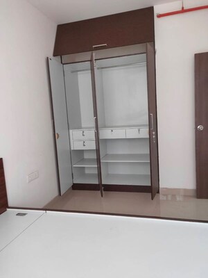 1 BHK Apartment For Rent in Parel