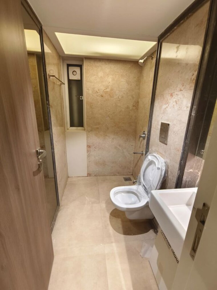Bathroom, kings-apartment-santacruz 2 Bedroom 750 Sq.Ft. Apartment In Santacruz East Mumbai 10605078