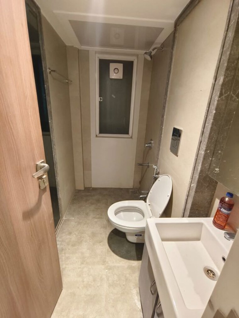 Bathroom, kings-apartment-santacruz 2 Bedroom 750 Sq.Ft. Apartment In Santacruz East Mumbai 10605078