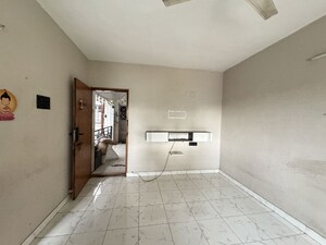 Room in 2 BHK Apartment at Spring Blossom, Mundhwa – for Rent