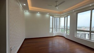 Room in 4 BHK Apartment at Jaypee Kalypso Court, Sector 128 – for Rent