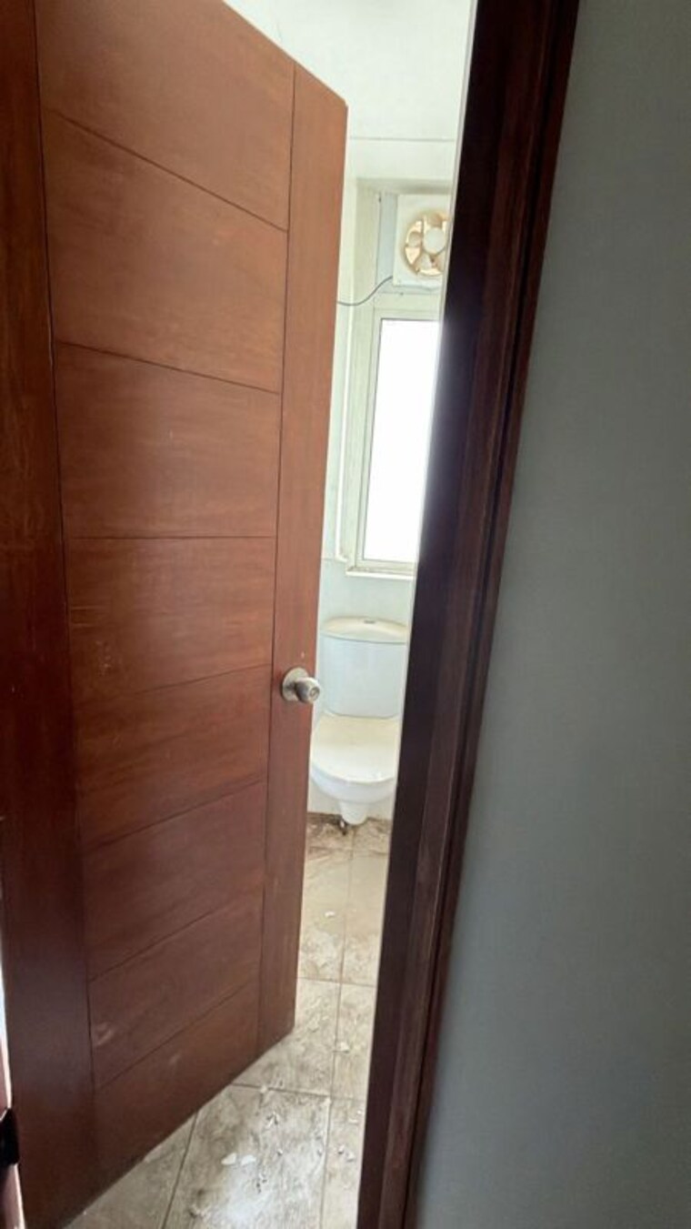 Bathroom, jaypee-kalypso-court 4 Bedroom 2800 Sq.Ft. Apartment In Sector 128 Noida 10605069