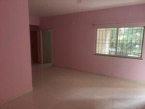 Room in 2 BHK Apartment at Kundan Estates, Pimple Saudagar – for Rent
