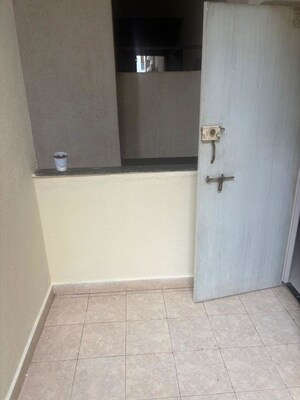 Room in 2 BHK Apartment at Kundan Estates, Pimple Saudagar – for Rent