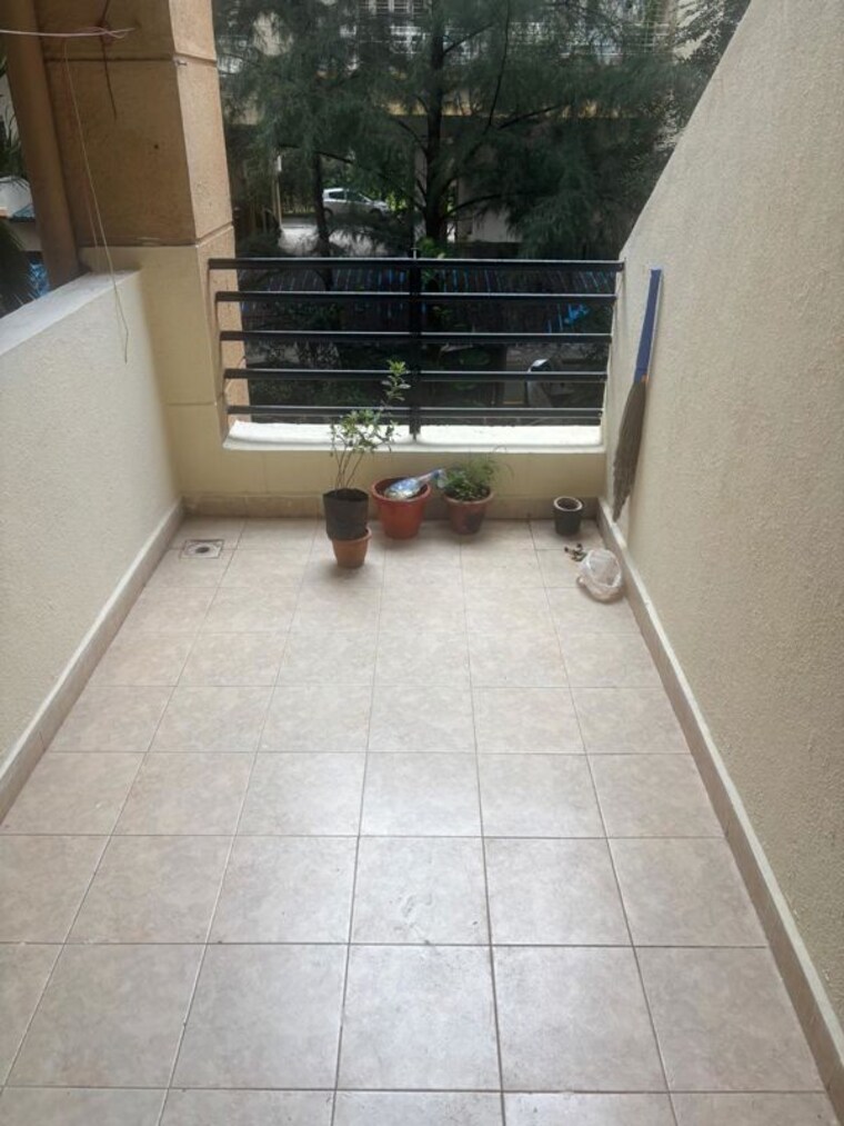 Balcony, kundan-estates 2 Bedroom 1000 Sq.Ft. Apartment In Pimple Saudagar Pune 10605095