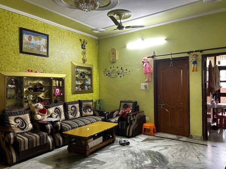 Gym, sector 23a 3 Bedroom 300 Sq.Ft. Builder Floor In Sector 23a Gurgaon 10605080