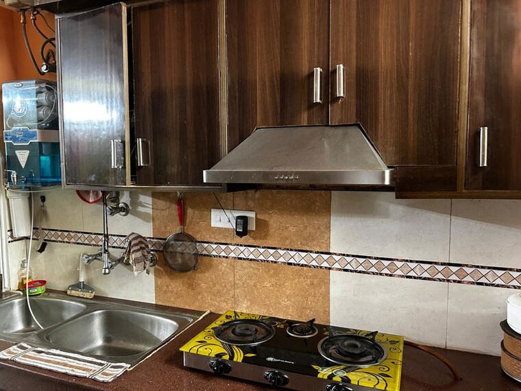 Kitchen, sector 23a 3 Bedroom 300 Sq.Ft. Builder Floor In Sector 23a Gurgaon 10605080