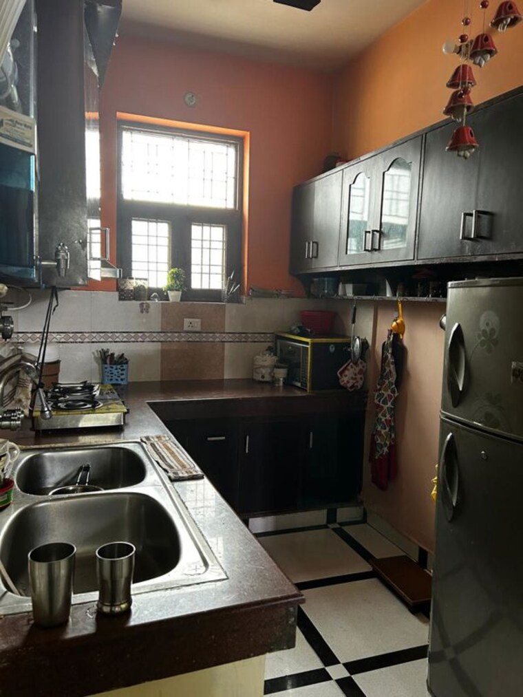 Kitchen, sector 23a 3 Bedroom 300 Sq.Ft. Builder Floor In Sector 23a Gurgaon 10605080