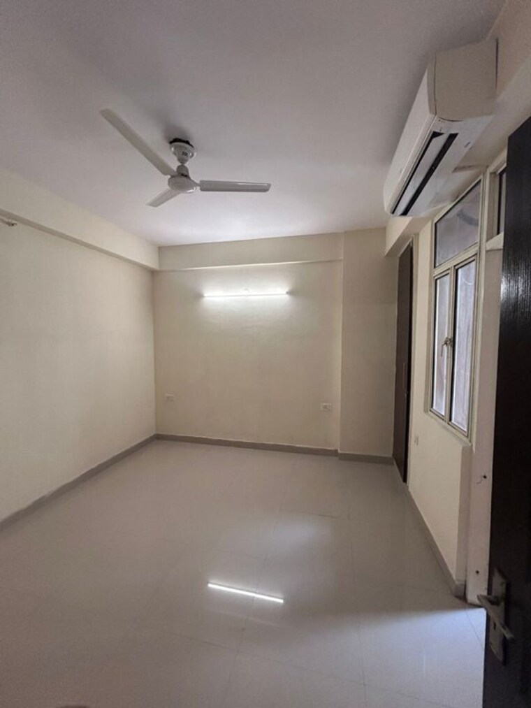 Room, lr-bluemoon-homes 3 Bedroom 1470 Sq.Ft. Apartment In Raj Nagar Extension Ghaziabad 10605110